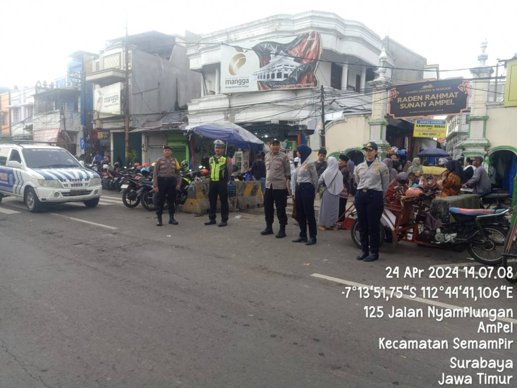 Personil Polsek Semampir Patroli Harkamtibmas di Jalan&nbsp;Nyamplungan